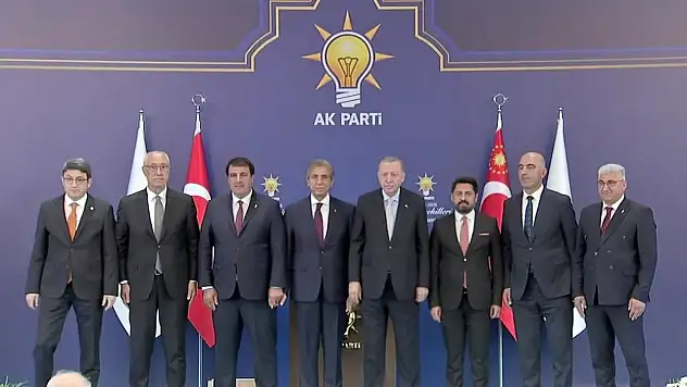7 Belediye Başkanı AK Parti'ye Katıldı