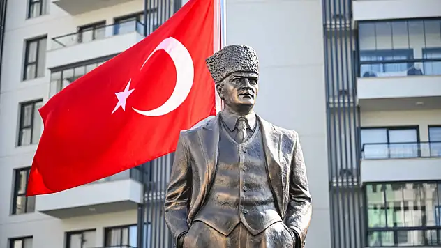 ABİDE-İ HÜRRİYET MEYDANI GÖRKEMLİ TÖRENLE AÇILDI