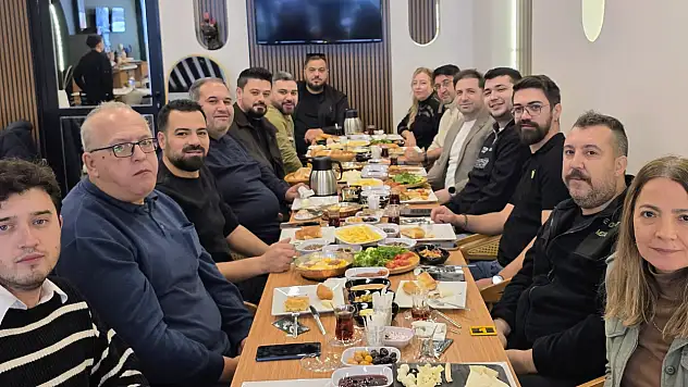 AK Parti Tire İlçe Başkanı Uğurlu'dan 10 Ocak iletisi: Basın bizim herşeyimiz