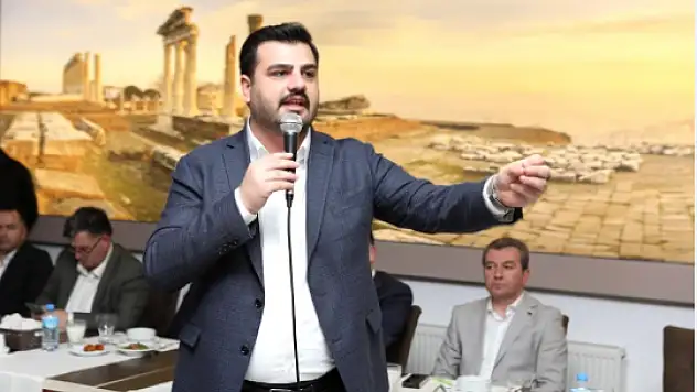 AK Partili İnan’dan CHP’li Polat’a gönderme: İndir- kaldır demokrasisi