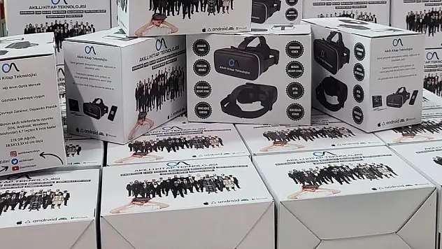 Okurlar, VR gözlüklü akıllı kitap teknolojisiyle tanıştı