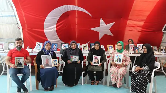 Annelerin evlat nöbeti “eyyam-ı bahur” sıcaklarına rağmen devam ediyor