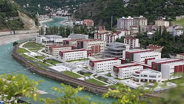Artvin Çoruh Üniversitesi’nden zorla oruç tutun dayatması