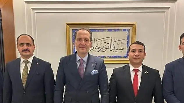 ATANAMAYAN UZMANLAR DERNEĞİ GENEL BAŞKANI SAYIN MUSTAFA GÜNDEŞLİ VE YÖNETİMİ YENİDEN REFAH PARTİSİ GENEL BAŞKANI SAYIN DR. FATİH ERBAKAN’I ZİYARET ETTİ.