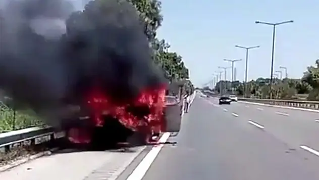 Aydın’ın Söke İlçesinde Meydana Gelen Araç Yangını Korku Dolu Anlar Yaşattı
