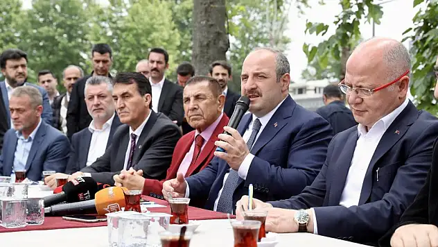 Bakan Varank: “Değişim isteyen vatandaşlarımız, önce Kemal Kılıçdaroğlu’nu değiştirerek yola çıksınlar”