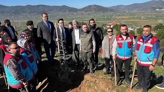 Başkan Coşkun ve Kaymakam Karahan Kadınlar İçin Fidan Dikti
