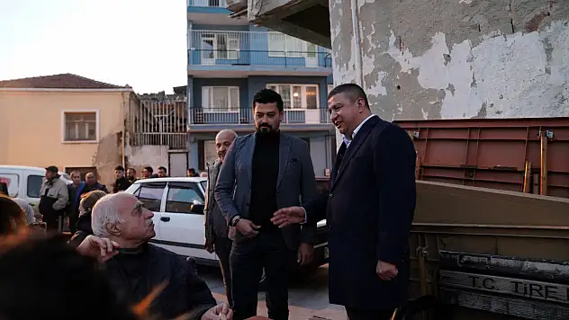 Başkan Okuroğlu, iftar çadırında vatandaşla buluştu