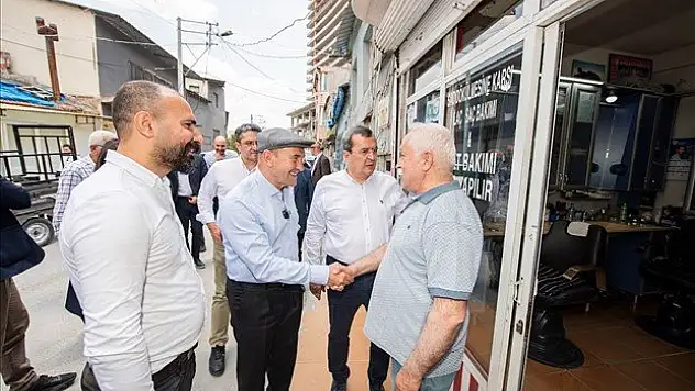 Başkan Soyer, ‘Acil Çözüm Ekipleri’yle Konak’ta