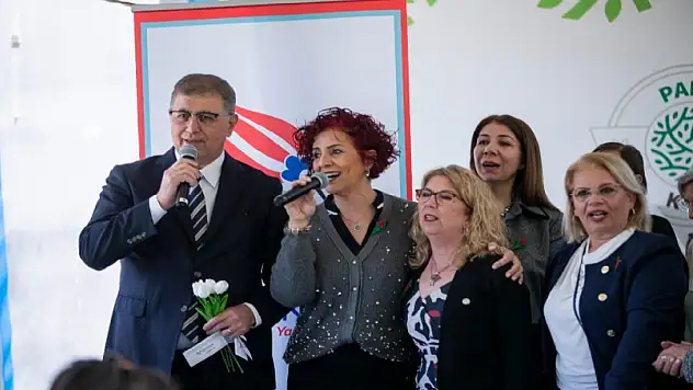 Başkan Tugay Parkinson hastaları ve yakınları ile buluştu