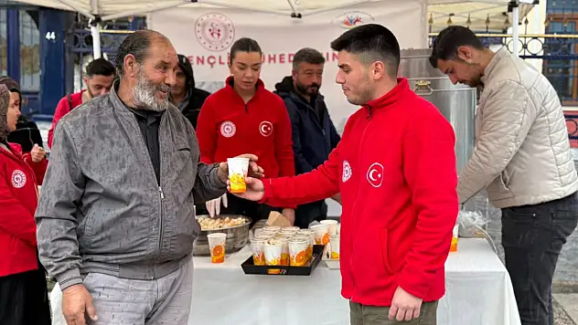 BAYINDIR GENÇLİK MERKEZİ'NDEN SARIKAMIŞ ŞEHİTLERİNE VEFALI ÇORBA ETKİNLİĞİ