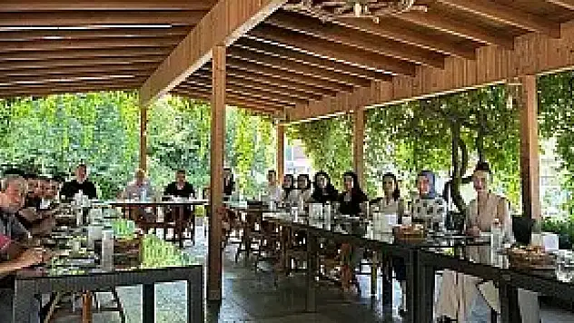 Bayındır İlçe Milli Eğitim Müdürlüğü Personeli Kahvaltıda Buluştu