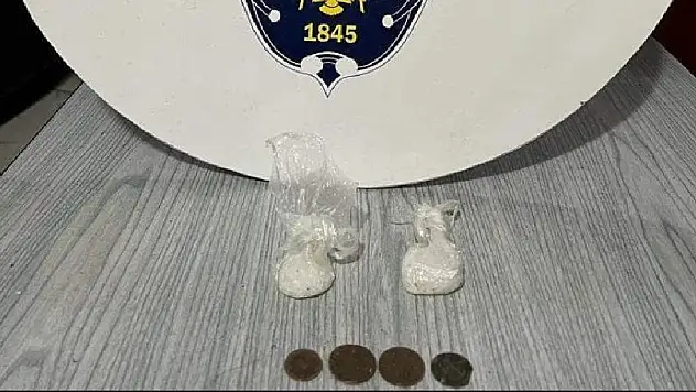 Bayındır'da şüphe üzerine durdurulan otomobilden uyuşturucu çıktı