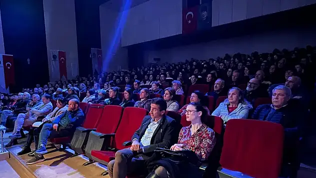 'Ben Rosa Luxemburg' Oyunu Ödemiş'te Sahnelendi