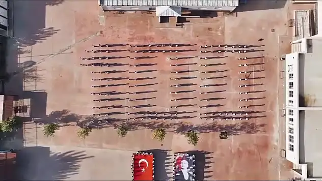 BİR ASIRLIK CUMHURİYET