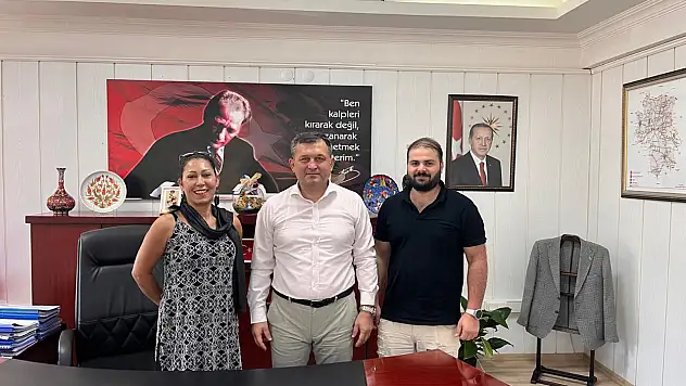 'Bizim Köyün Halleri' Ekibinden Ödemiş Kaymakamı Erdoğan'a Ziyaret