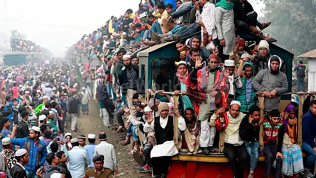 BM tahminlerine göre Hindistan, dünyanın en kalabalık ülkesi oldu ve nüfusu Çin’i geride bıraktı