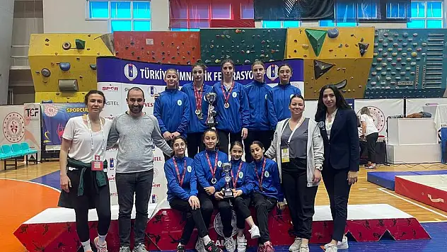 Bornovalı cimnastikçiler Türkiye Şampiyonluğu