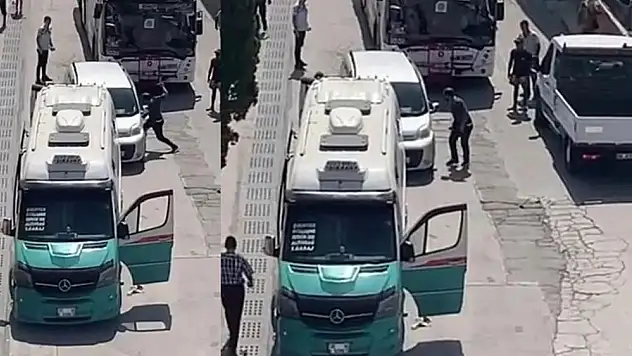 Buca’da Yol Vermeme Tartışmasında Minibüs Şoförü Araç Sürücüsünü Bıçakladı