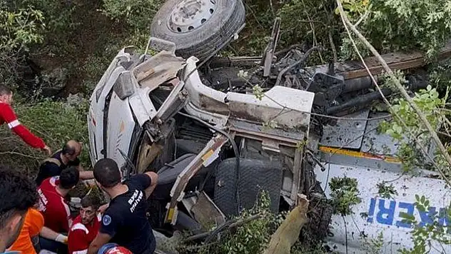 Bursa'da yangın bölgesine giden su tankeri uçuruma yuvarlandı: 3 can kaybı
