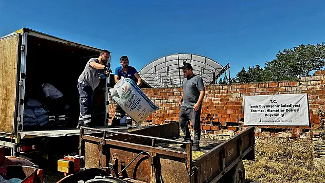 Büyükşehir'den Yangın Bölgesine Yem Desteği