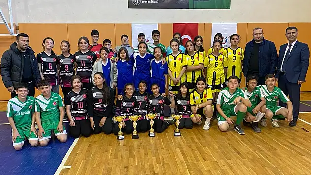 ÇAYLI ORTAOKULUNDAN KUPALARA AMBARGO