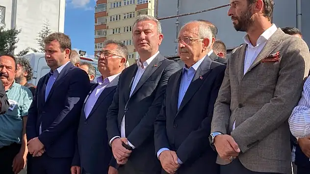 CHP Genel Başkanı Kılıçdaroğlu, dayısının cenaze törenine katıldı