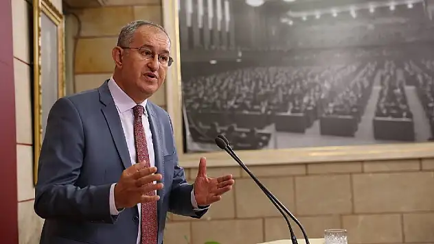 CHP'li Sertel: Çay üreticisi mutsuz, Çaykur yönetimi daha da mutsuz