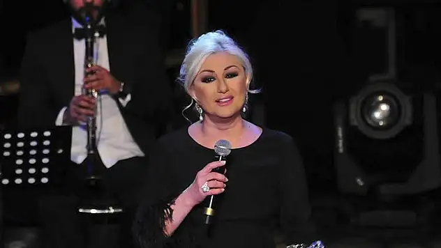 Çiğli’de AK Parti konserine katılan Muazzez Ersoy: Durmak yok, yola devam