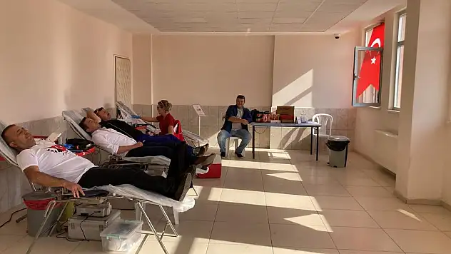 CUMHURİYET'İN 100 YILINDA 100 KAN BAĞIŞI