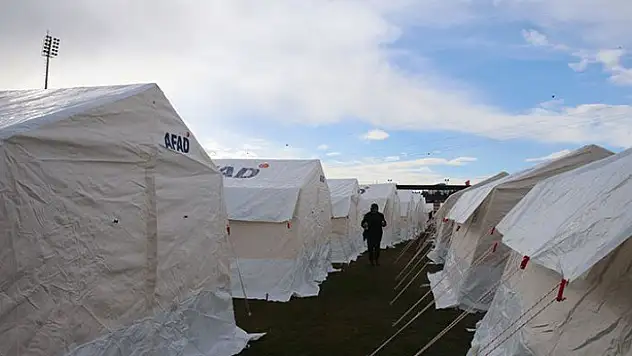 Depremzede kadınların isyanı ‘Can güvenliğimiz yok’