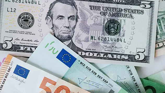 Dolar 24’e, euro 25’e koşuyor