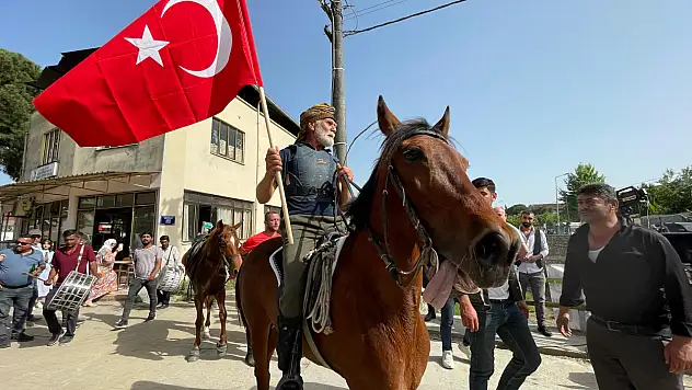 Düğün Şerefine Rahvan At Yarışı