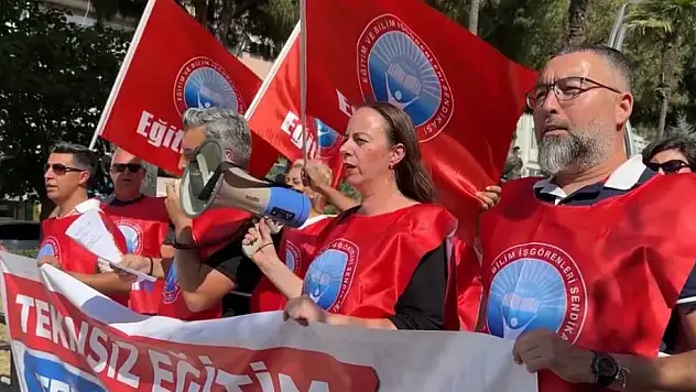 Eğitim-İş'ten Tire'de Çarpıcı Sergi: Eğitim Güvencesiz, Gelecek Belirsiz
