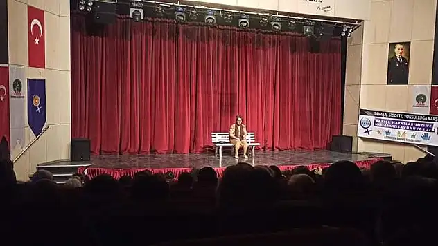 EĞİTİM-SEN'DEN ÇATLAK OYUNU