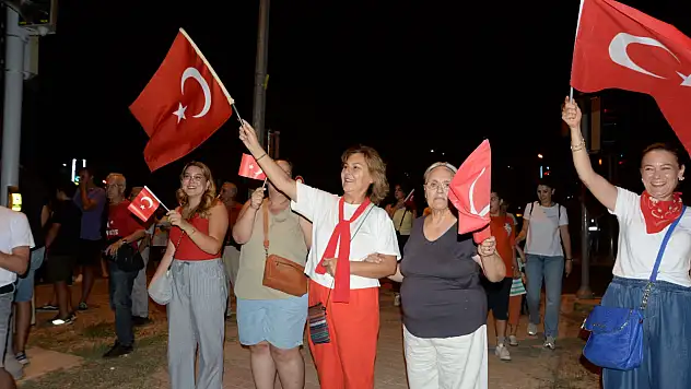 Fener Alayı Yürüyüşünde Tire Caddeleri Doldu Taştı