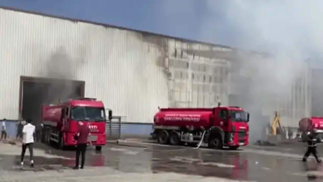 Geri dönüşüm fabrikası yangını, kontrol altına alındı