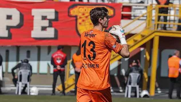 Göztepeli Arda, kalede güven veriyor