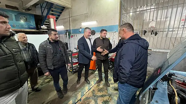 GÜÇLÜ SAHADA, ESNAFIN YANINDA