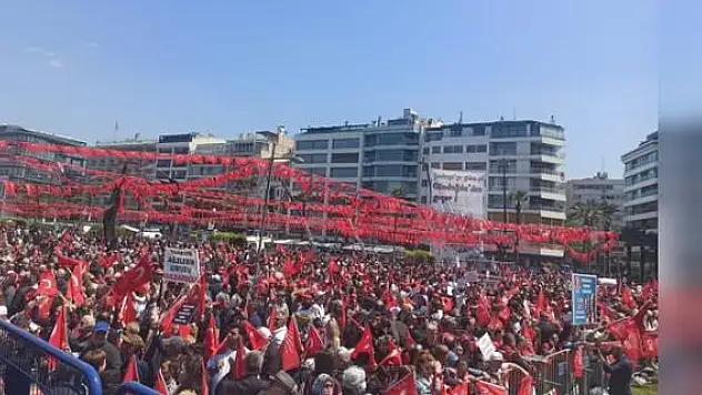 Gündoğdu Meydanı’nda halk Kılıçdaroğlu’nu bekliyor