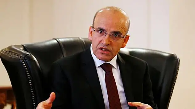 Hazine Bakanı Mehmet Şimşek, Türkiye’nin bayramını 3 dilde kutladı