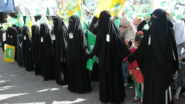 HÜDA-PAR Kadın Kolları Başkanı’ndan ilginç açıklamalar