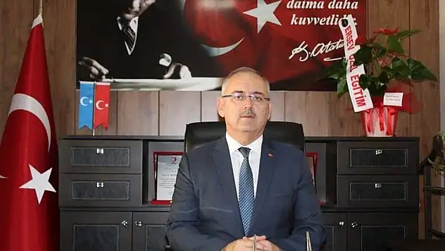 İLÇE MİLLİ EĞİTİM MÜDÜRÜ DESTİCİOĞLU'NDAN 'ÖĞRETMENLER GÜNÜ' MESAJI