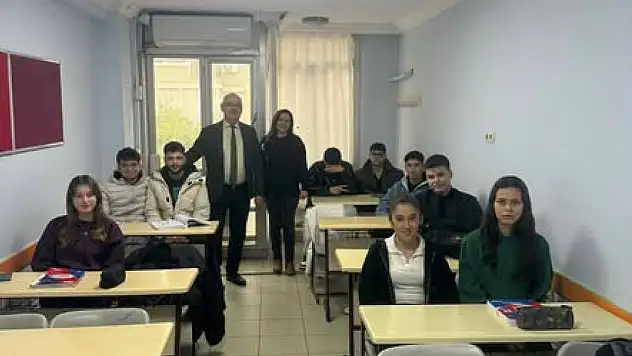 İLÇE MİLLİ EĞİTİM MÜDÜRÜ DESTİCİOĞLU'NDAN ÖZEL ÖĞRETİMKURSUNA ZİYARET