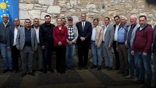 İYİ Parti Tire İlçe Başkanlığı'nda Güven Tazelendi: Ela Ekici Yeniden Başkan Seçildi