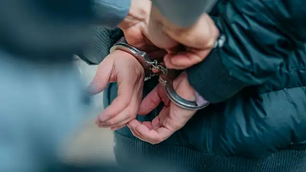 İzmir Dahil 27 İlde FETÖ'ye Operasyon: 71 Şüpheli Yakalandı