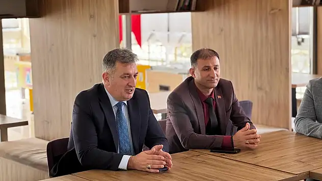 İzmir Gençlik ve Spor İl Müdürü Murat Eskici, Ödemiş'teki Havuz İnşaatını İnceledi