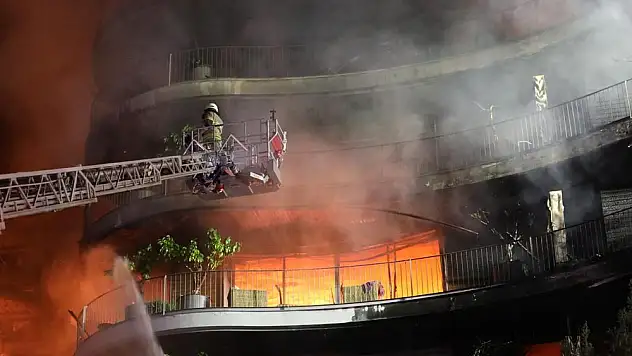 İzmir İtfaiyesi Cansiperane Çalıştı