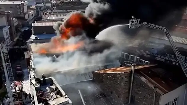 İZMİR KEMERALTI ÇARŞISI’NDA YANGIN