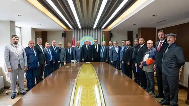 İzmir Ziraat Odaları, TZOB Genel Başkanı Bayraktar ile Çiftçinin Gündemini Görüştü